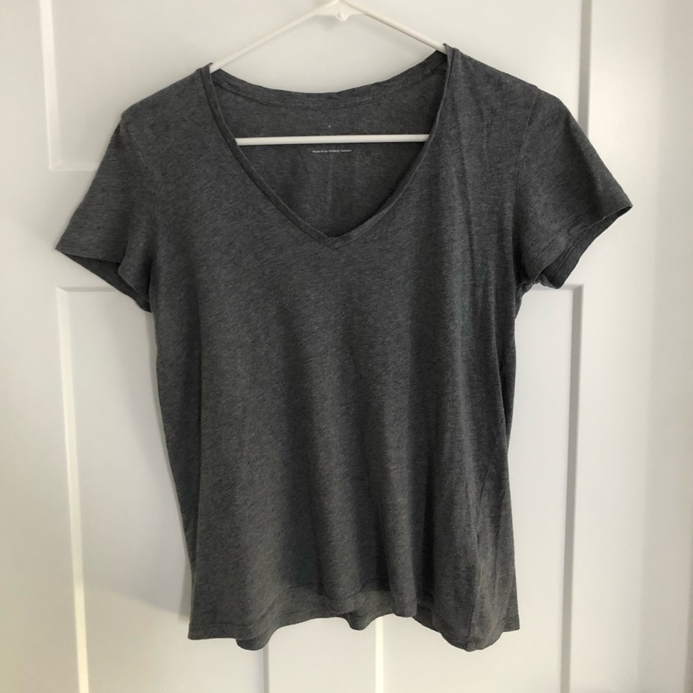 Everlane Gray V-Neck Tee